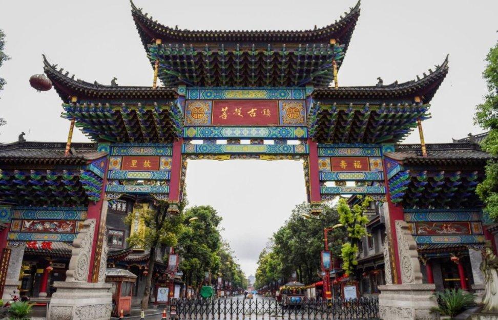 用储殷的“信息奴役”说来看他自己的观点,是一件很有意思的事情